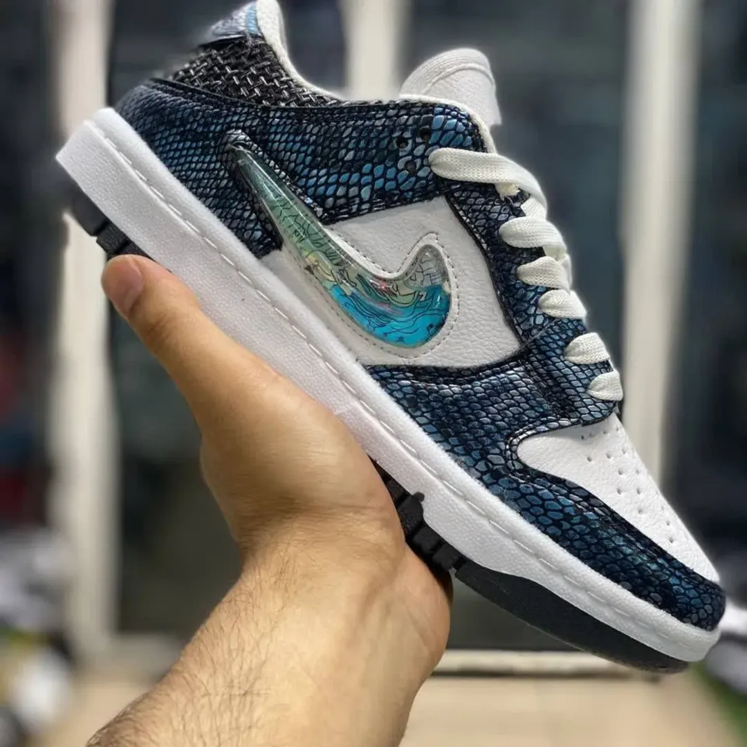 کتونی اسپرت دراگون چرم صنعتی سفید سورمه‌ای، خوش‌پا و راحت برای روزمره