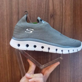 کفش اسکیچرز اورجینال یا با کیفیت بالا، زیره EVA راحت، رنگ طوسی، رویه تنفسپذیر