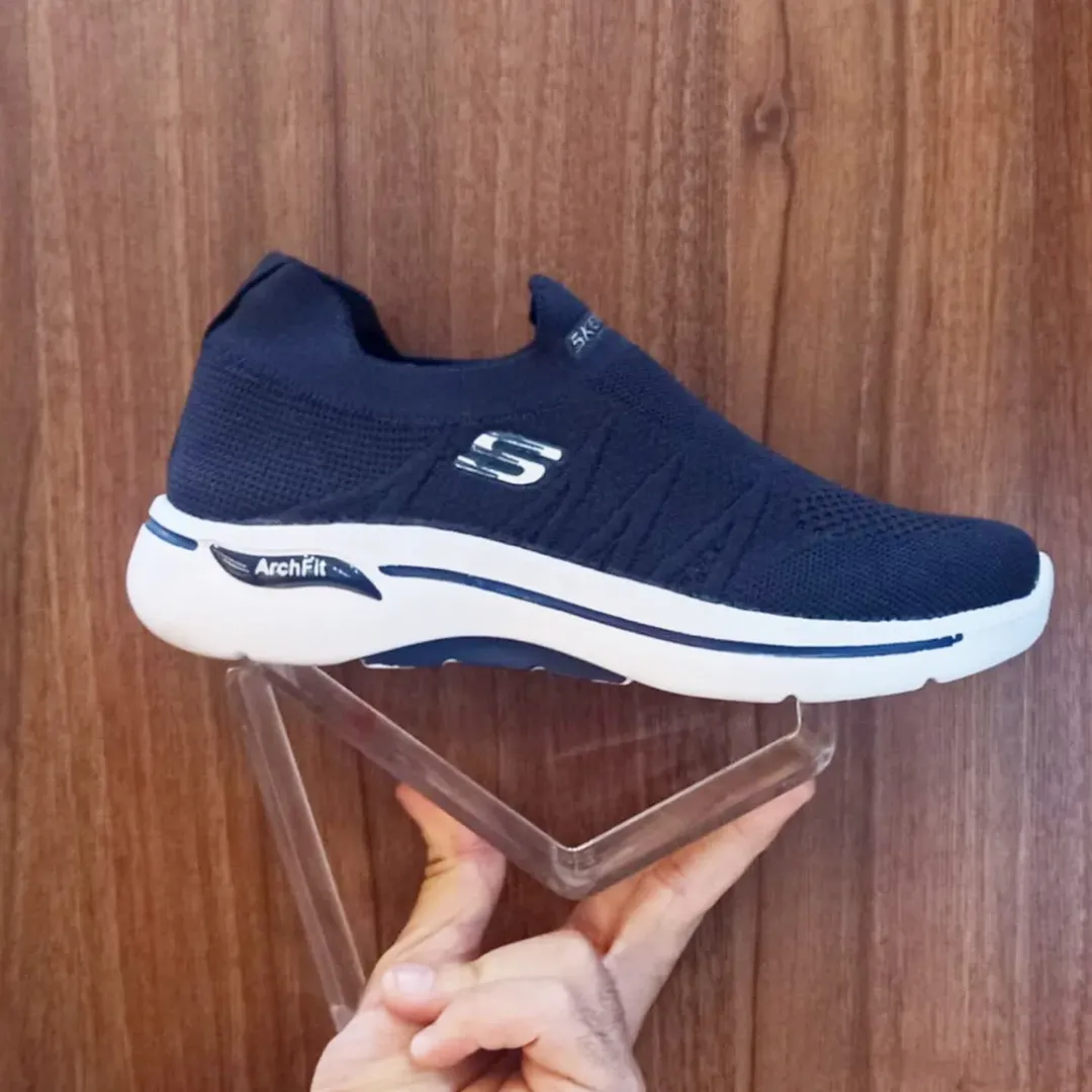 اسکیچرز با کیفیت مشکی زیره سفید، مناسب پیاده‌روی و ورزش، زنانه و مردانه از کفش ثامن