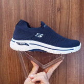 اسکیچرز با کیفیت مشکی زیره سفید، مناسب پیادهروی و ورزش، زنانه و مردانه از کفش ثامن