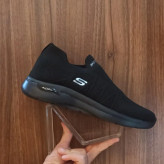 کفش اسکیچرز پیادهروی زنانه تمام مشکی، رویه تنفسپذیر TPU و زیره EVA راحت