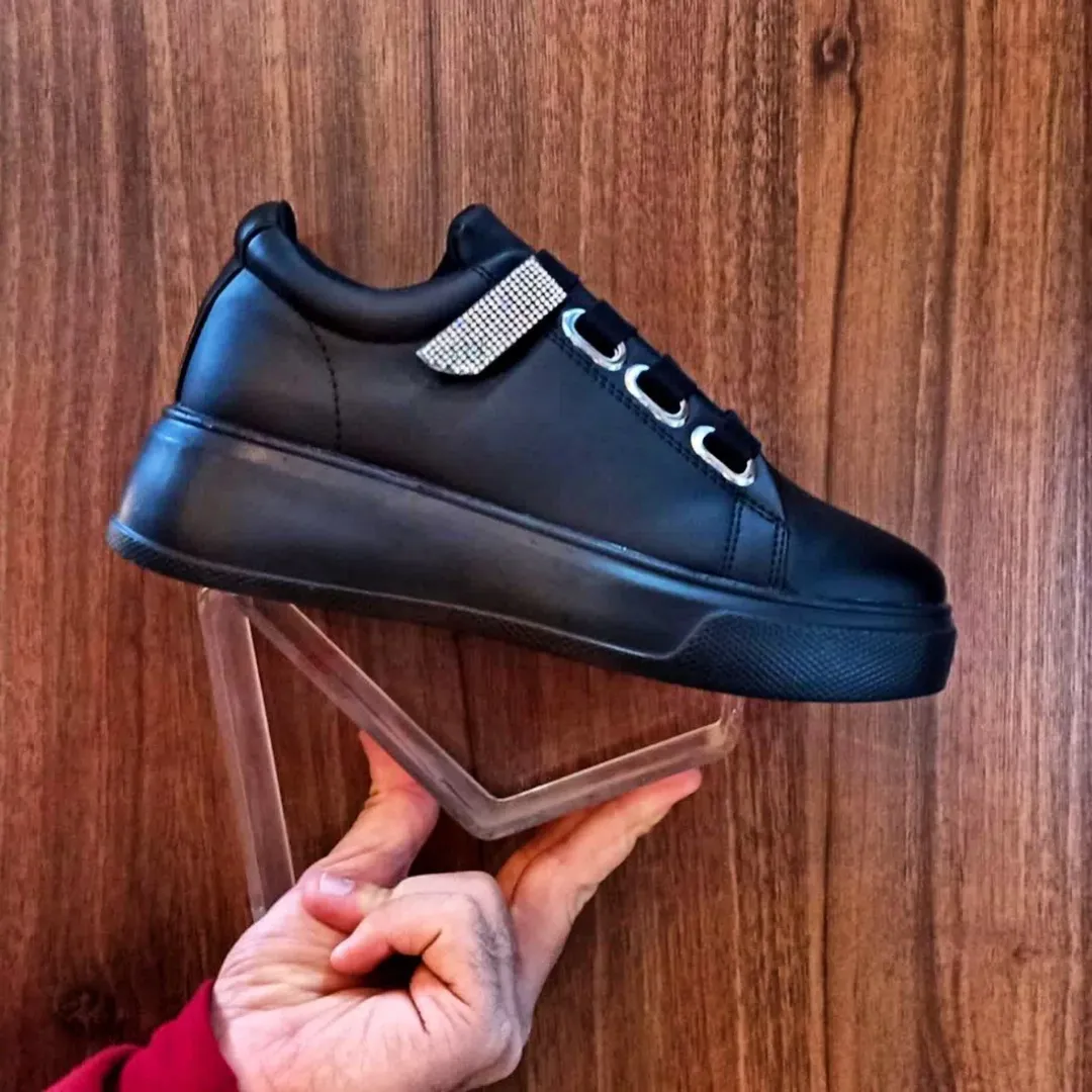 کتونی زنانه کشی رنگ سفید، با زیره PU 5 سانتی، چرم صنعتی بیاله، از کفش ثامن