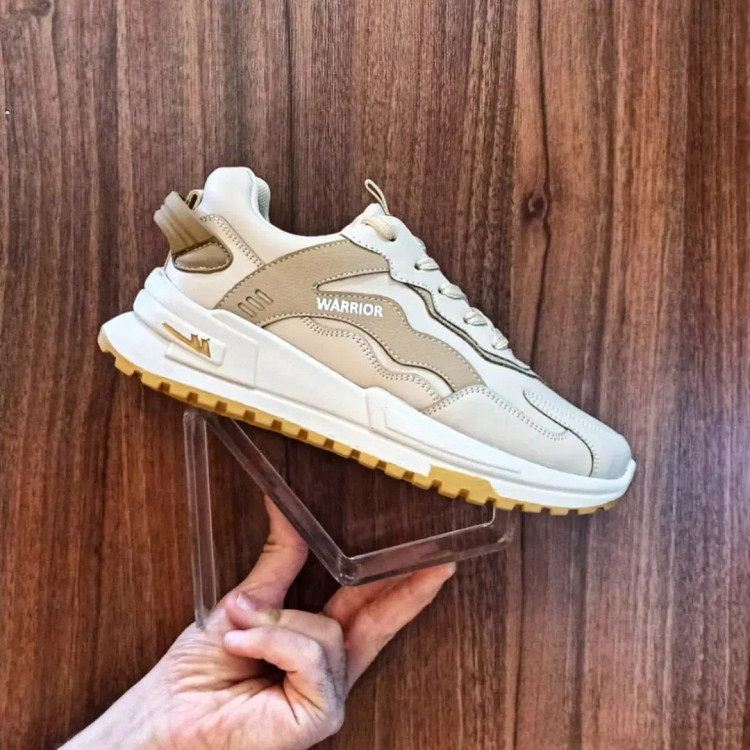 کفش اسپرت زنانه وریور رنگ مشکی، با زیره PU، راحت و مناسب استفاده روزمره