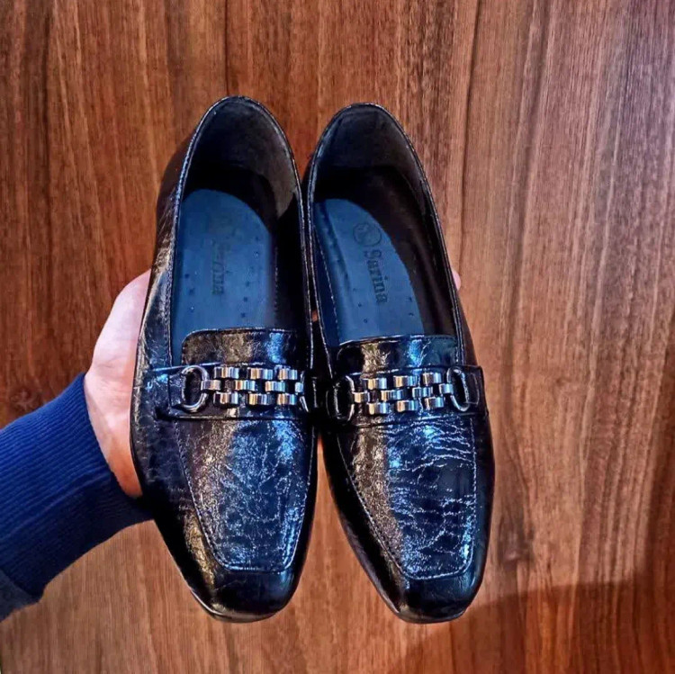 کالج زنانه ورنی مشکی، با یراق خارجی باکیفیت، ظریف و زیبا، از کفش ثامن