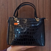 کیف دوشی مجلسی زنانه، سبک و خوشدست، ورنی با کیفیت متریال بالا، در مدلهای متنوع