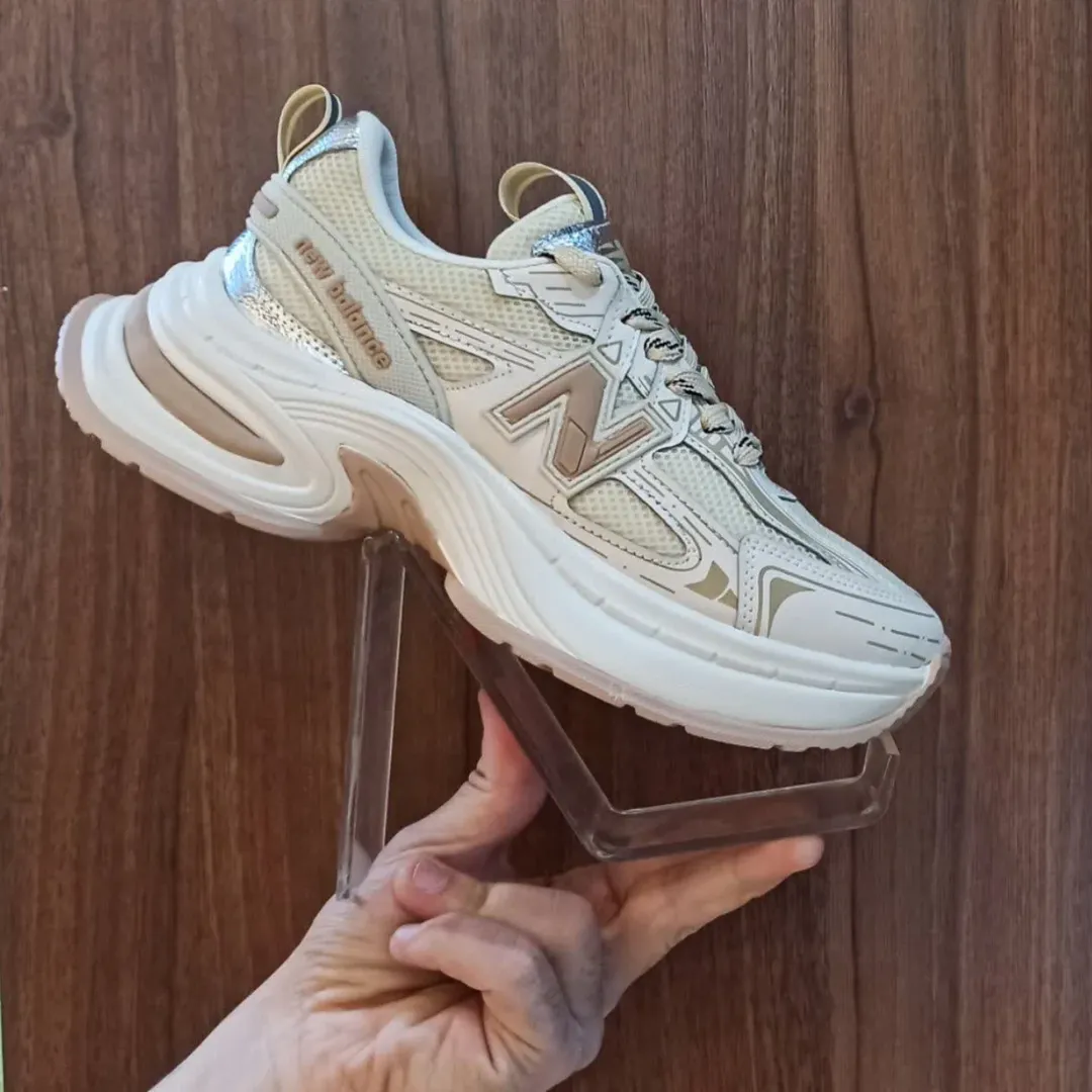 کفش اسپرت زنانه نبولانس 530 سفید، رویه پارچه‌ای تنفس‌پذیر، بسیار راحت برای پیاده‌روی