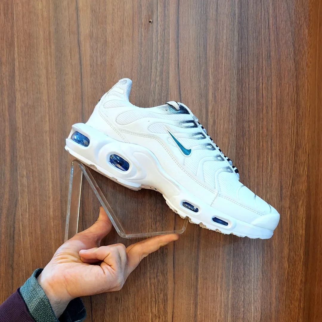 کتونی نایک مردانه سفید، با زیره ایرمکس نشکن، ایده‌آل برای پیاده‌روی و دویدن، سایز 41-44