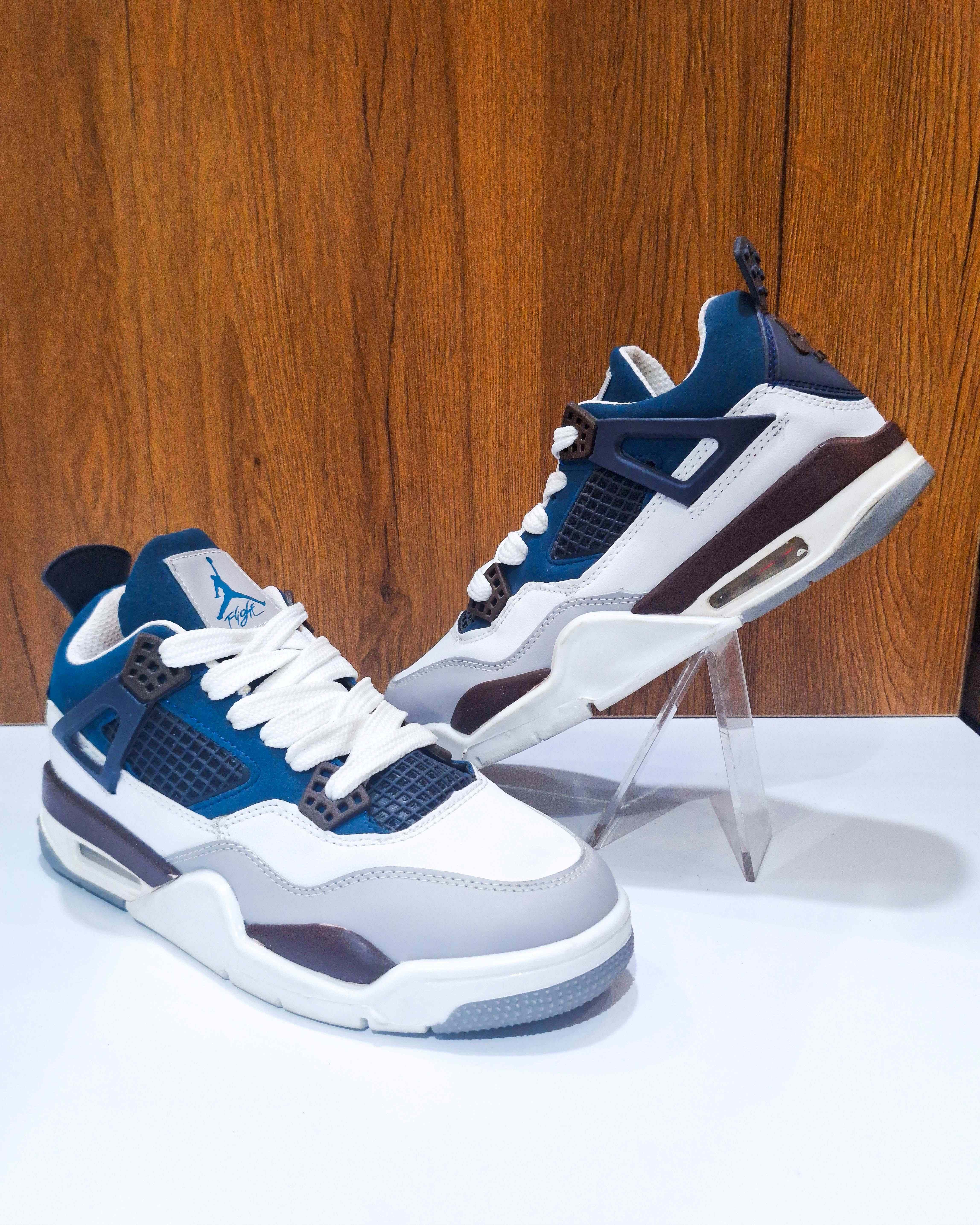 جردن-چهار-سفید-آبی-جدید-مناسب-استایل-مهمانی-و-روزمره